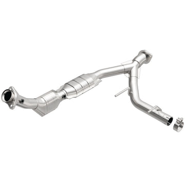 MagnaFlow Direct Fit Catalytic Converter 03-04 Ford Expedition 5.4L V8 Passenger Side
