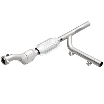 MagnaFlow Direct Fit Catalytic Converter 97-98 Ford Trucks 4.6L