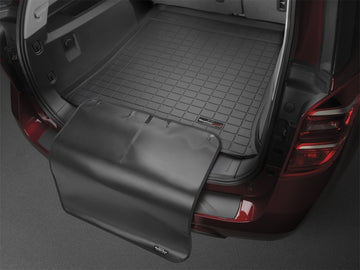 WeatherTech 22-23 Rivian R1S w/Cargo Floor in Flat Pos. Cargo Liner w/Bumper Protector - Black