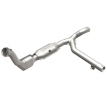 MagnaFlow Direct Fit Catalytic Converter 99-00 Ford Exped 4.6L