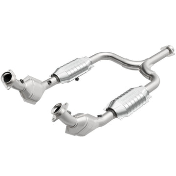 MagnaFlow Direct Fit Catalytic Converter 01-04 Ford Mustang 3.8L CA
