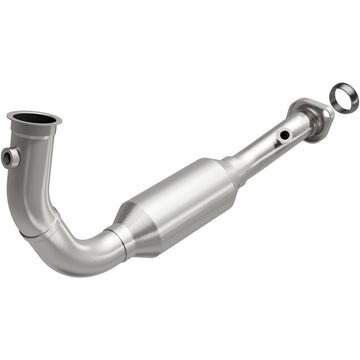 MagnaFlow Direct Fit Catalytic Converter OEM 2004 Jeep Liberty Underbody