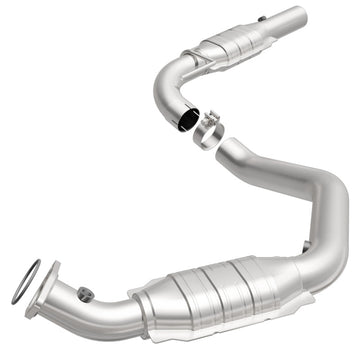 MagnaFlow Direct Fit Catalytic Converter 03-05 Express 2500 4.8L Driver Side