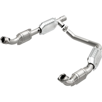MagnaFlow Direct Fit Catalytic Converter 06 Ford E350 Van 5.4L