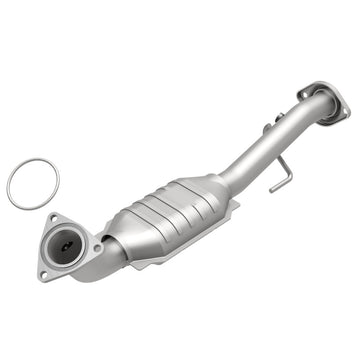 MagnaFlow Direct Fit Catalytic Conv 02-06 Cadillac Escalade / 02-06 GM Yukon (Inc Denali) 6.0L P/S