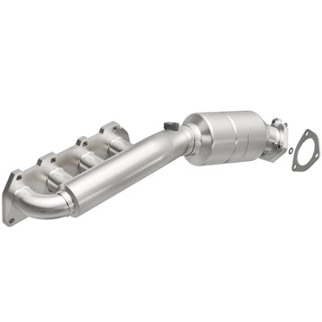 MagnaFlow Direct Fit Catalytic Converter 02-04 VW Passat 4.0L