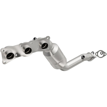 MagnaFlow Direct Fit Catalytic Converter 2008-2010 BMW 528i/528i xDrive 3.0L Underbody
