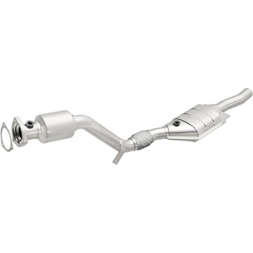 MagnaFlow Direct Fit Catalytic Converter 03 Volkswagen Passat 2.8L