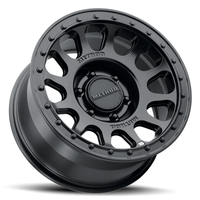 Method MR709 HD Bead Grip 18x 9in / ET12 / 8x6.5 BP / 121.3mm Bore - Black Wheel
