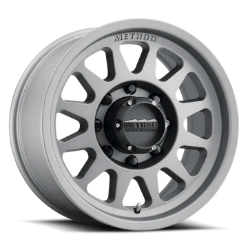 Method MR704 HD 17x9 18 mm Offset 8x180 130,81 mm CB Rueda de titanio