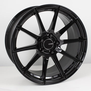 Rueda negra Enkei TS10 18x9,5 5x114,3 15 mm con compensación y diámetro de 72,6 mm