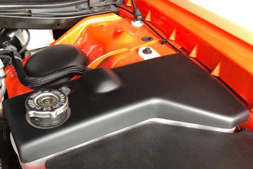 JLT 11-19 Dodge Charger/Challenger Cubierta del tanque de refrigerante con textura negra