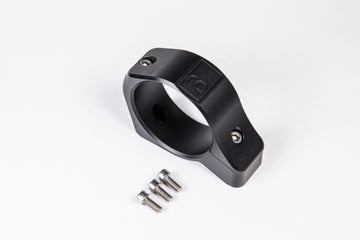 Radium Engineering Abrazadera De Bomba De Combustible De 2 Piezas 60mm - Negro Con Logotipo