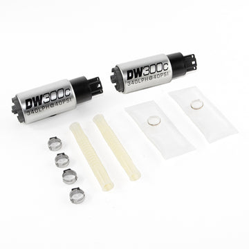 DeatschWerks 340lph DW300C Bomba de combustible compacta con kit de instalación 03-04 Ford Mustang Cobra (2 bombas)