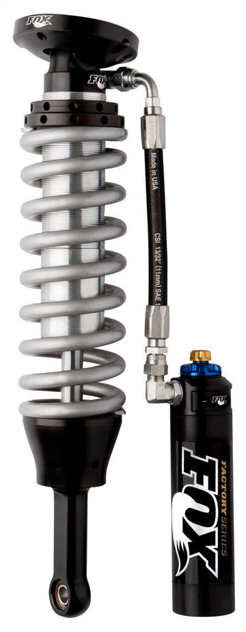 Fox 2007 Chevy 1500 4WD con UCA 2.5 Serie de fábrica 5.35 pulgadas. Resolución remota Coilover con ajuste DSC. - Negro