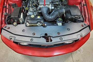 JLT 05-09 Ford Mustang GT/V6 Cubierta de soporte de radiador de longitud completa con textura negra