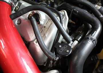 J&amp;L 99-04 Ford Mustang SVT Cobra Separador de aceite del lado del pasajero 3.0 - Negro anodizado