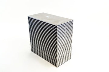 Núcleo de intercooler de placa y barra de agua/aire CSF Mega: 12 pulgadas de largo x 12 pulgadas de alto x 6 pulgadas de ancho
