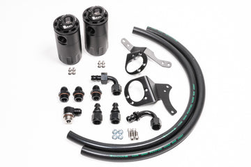 Radium Engineering Kit de lata de captura doble 15-17 Mustang GT Fluid Lock