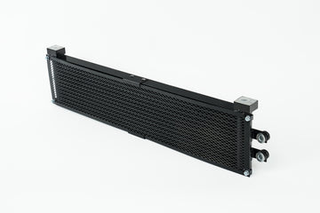 CSF BMW F8X M3/M4/M2C Enfriador de aceite de motor con protector contra rocas