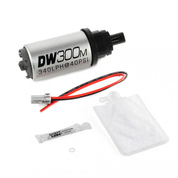 DeatschWerks Bomba de combustible en el tanque Ford de 340 LPH Serie DW300M con kit de instalación Mustang V6 / V8 99-04